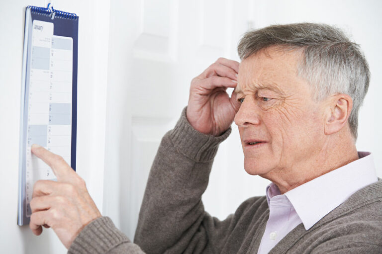 Dementia – Symptoms, causes, and preventive measures