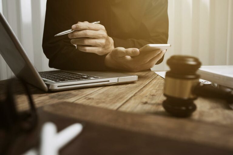 Avoid these 7 mistakes when choosing an injury lawyer